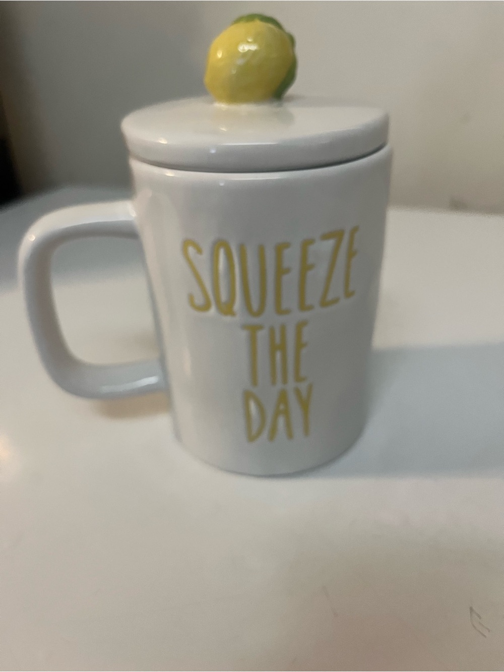 Blue Harbor Squeeze the Day Lemon Lidded Ceramic Coffee/Tea Mug Yellow and White